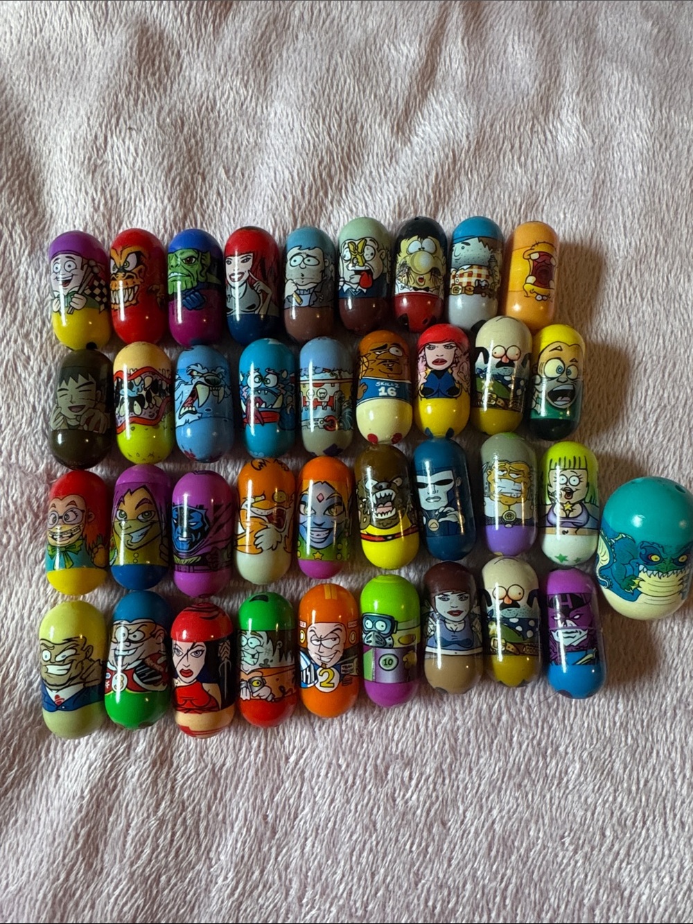 Colorful Assorted Kids Toy Capsules - mighty Beanz